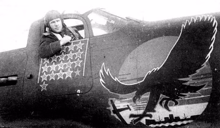 Một hình vẽ khác mang ý nghĩa ẩn dụ trên chiến cơ Liên Xô. (Ảnh tư liệu)