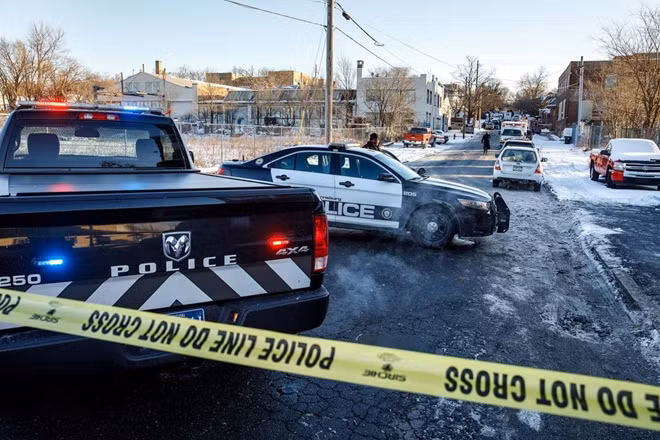 Khu vực hiện trường được phong tỏa để phục vụ công tác điều tra. Ảnh: FOX13