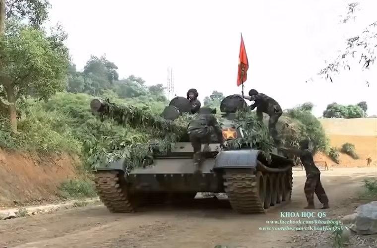 Dựa trên phóng sự trên chúng ta có thể thấy được T-62 của Việt Nam vẫn thường xuyên tham gia nhiệm vụ huấn luyện và sẵn sàng chiến trong trong các đơn vị tăng thiết giáp của lục quân. Nguồn ảnh: QPVN.