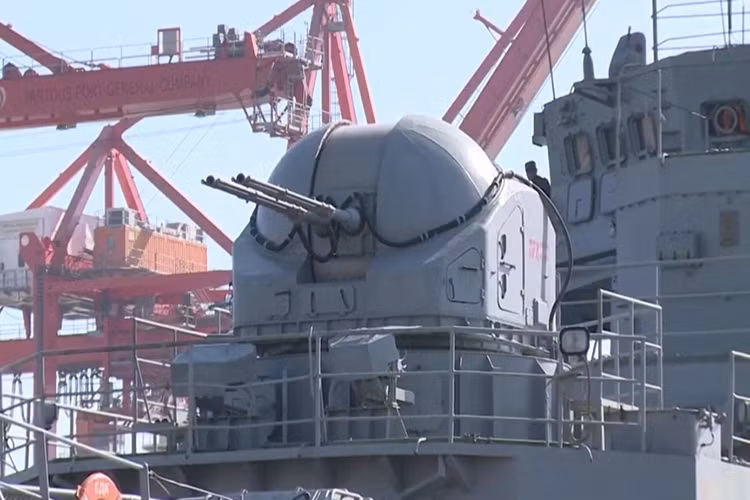 Theo RT, là động thái mới nhất nhằm tăng cường các khả năng phòng không chiến lược của Nga tại Syria nhất là sau các vụ tấn công vào hai căn cứ trên trong cuối 2017 và đầu tháng 1 vừa rồi. Nguồn ảnh: RT.