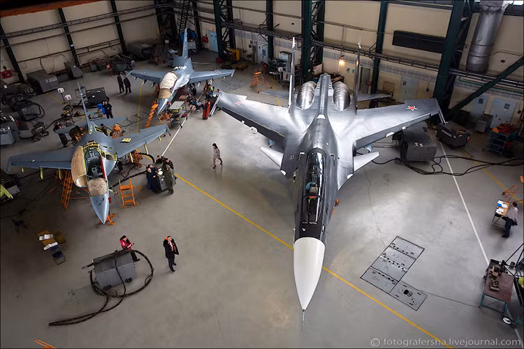 Và việc Nga giữ bí mật về thông tin Su-30 của Myanmar cũng là một điểm nghi vấn, bởi nếu đó là một biến thể Su-30 đã phổ biến thì sẽ chẳng có gì để Moscow phải làm vậy. Nếu Myanmar thực sự đặt mua Su-30SME hay thậm chí là Su-30SM từ Nga thì đây sẽ là bước tiến mới trong chương trình hiện đại hóa lực lượng không quân của Naypyidaw. Nguồn ảnh: kapook.com.