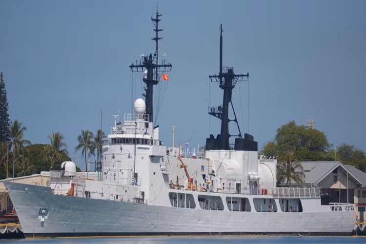 Cũng theo Jane’s nhiều khả năng trong tương lai Mỹ sẽ tiếp tục chuyển giao các tàu tuần duyên lớp Hamilton cho Việt Nam dựa trên chương trình bán trang bị quốc phòng dư thừa (EDA), tuy nhiên khả năng này khó có thể xảy ra trong bối cảnh nước Mỹ hiện tại. Nguồn ảnh: usni.org.