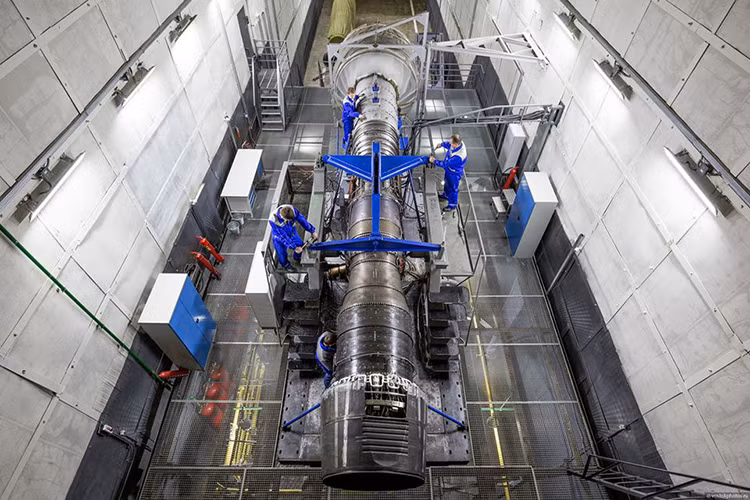 Bên trong một phòng thử nghiệm động cơ phản lực của tổ hợp công nghiệp hàng không Ufa. Nguồn ảnh: gelio.