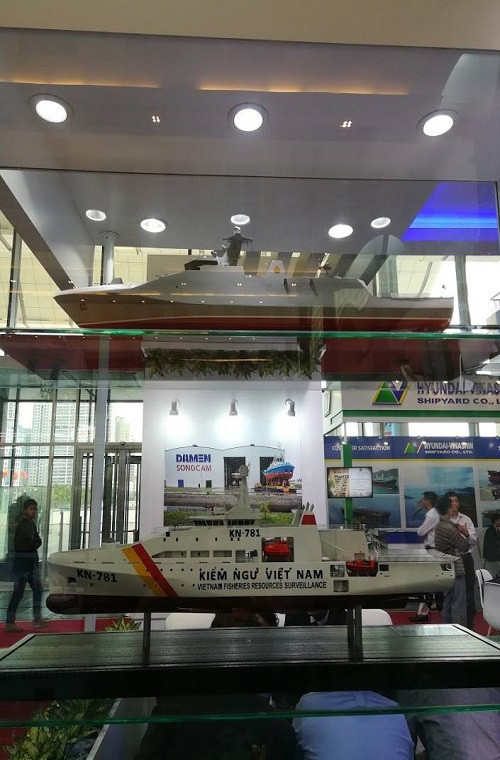 Trong khi dự án SIGMA 9814 vẫn chưa được khởi động mặc dù mô hình trên đã xuất hiện từ đợt Triển lãm Vietship 2014 thì tàu DN 2000 đã có tới 8 con chiếc được xuất xưởng. Nguồn ảnh: Chí Linh.