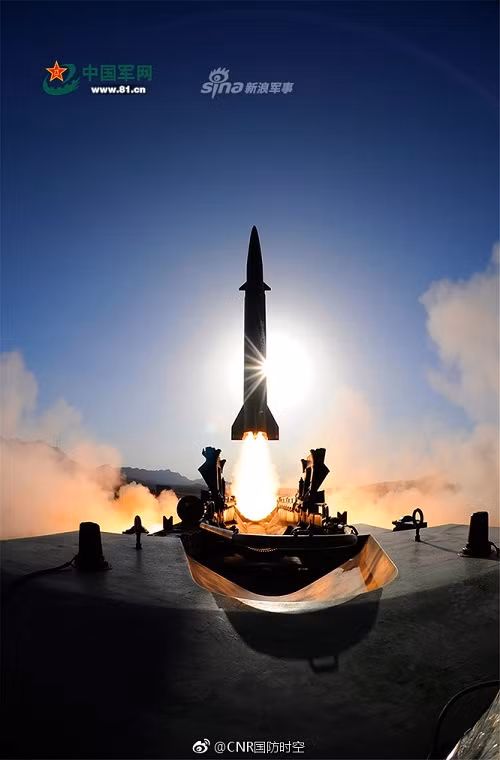 Theo PLA Daily, cơ quan ngôn luận của Quân đội Trung Quốc, đợt “thử lửa” trên của lực lượng tên pháo binh số 2 được thực hiện ở nhiều địa điểm khác nhau trên khắp Trung Quốc. Tuy nhiên, PLA Daily lại không công bố chủng loại của các tên lửa vừa được phóng thử. Nguồn ảnh: 81.cn.