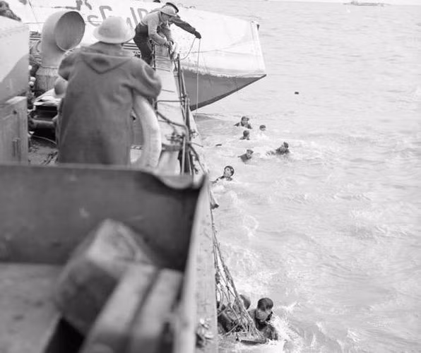 Đặc công thủy quân lục chiến Anh đổ bộ lên Walcheren (Hà Lan) vào ngày 1/11/1944 trong Thế chiến 2.