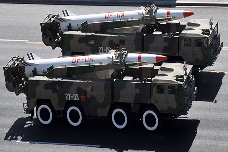 Theo những nguồn tin không chính thức, Quân đội Trung Quốc bắt đầu phát triển DF-11 trong những năm 1970 và do Viện tên lửa 66 thiết kế, bản thân DF-11 cũng là nền tảng cho DF-15 và DF-16 sau này. Nguồn ảnh: Air Power Australia.