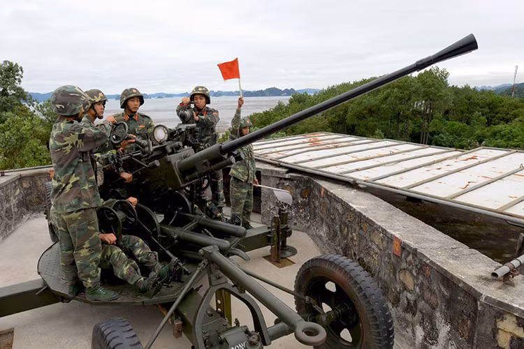 Sẵn sàng “bắn”.