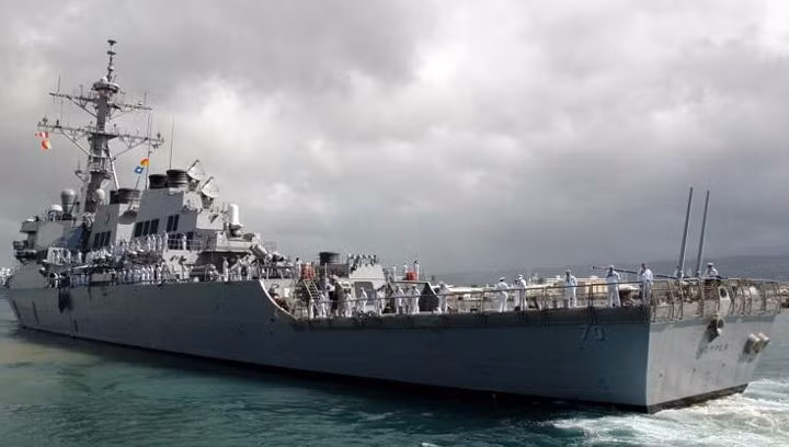 Tàu khu trục lớp Arleigh Burke được thiết kế để trở thành một chiếc khu trục hạm đa nhiệm: chống máy bay, chống hạm, chống ngầm, tấn công mặt đất… Ảnh: seaforces.