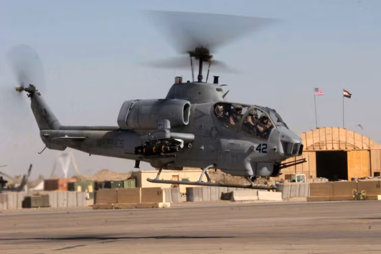 Tình trạng của những chiếc AH-1W thuộc biên chế Thủy quân Lục chiến Mỹ gần như khá hoàn hảo và đây cũng một trong những biến thể AH-1 hiện đại nhất do Bell phát triển. Tuy nhiên, chúng đã ngưng hoạt động hoàn từ một vài năm trước khi TQLC Mỹ bắt đầu đưa vào trang bị AH-1Z Viper. Nguồn ảnh: The Aircav.