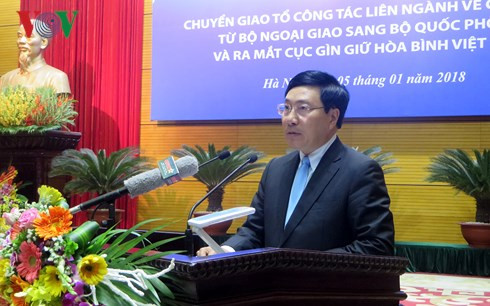 Phó Thủ tướng, Bộ trưởng Bộ Ngoại giao Phạm Bình Minh phát biểu tại lễ chuyển giao