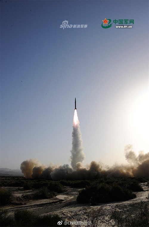 Dù vậy dựa trên các hình ảnh do một số cơ quan truyền thông của Quân đội Trung Quốc công bố, thì nhiều khả năng đây là dòng tên lửa đạn đạo tầm ngắn (SRBM) Dong-Feng 11 (DF-11). Nguồn ảnh: 81.cn.