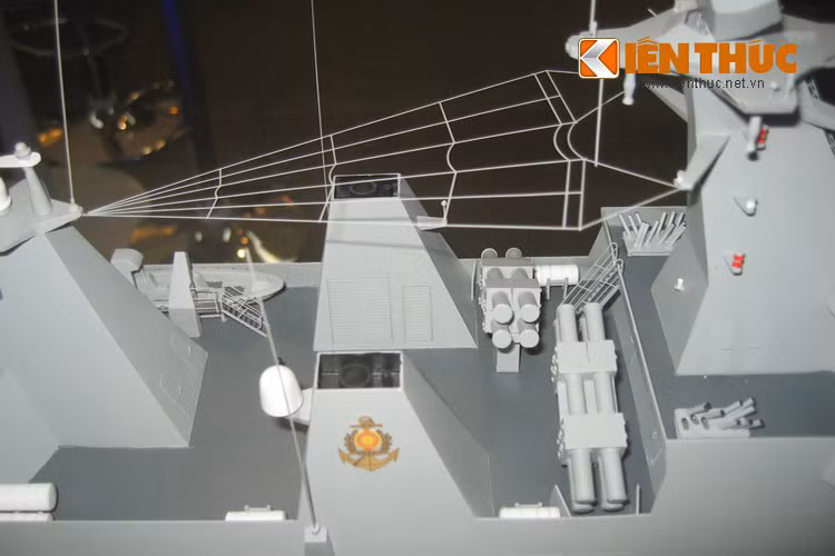 Ngoài ra, chiếc tàu kéo cứu hộ ASD 2913 Tugs do Damen thiết kế sắp tới sẽ được cả Công ty 189, Tổng Công ty Sông Thu lẫn Công ty Cổ phần Sông Cấm thi công đóng mới theo giấy phép và thiết kế chuyển giao.