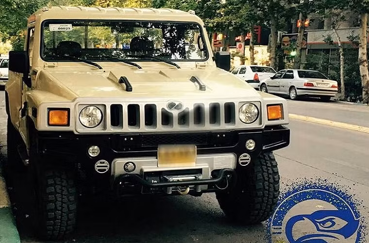  Xe bán tải quân sự Aras 4x4 là mẫu phương tiện cơ giới do Iran tự sản xuất chế tạo, được sử dụng khá phổ biến tại Trung Đông kể từ năm 2014 cho đến nay. Mặc dù xuất phát điểm là một dòng xe dân sự nhưng Aras lại dần được thay đổi để phù hợp hơn với mục đích quân sự. Nguồn ảnh: South Front.