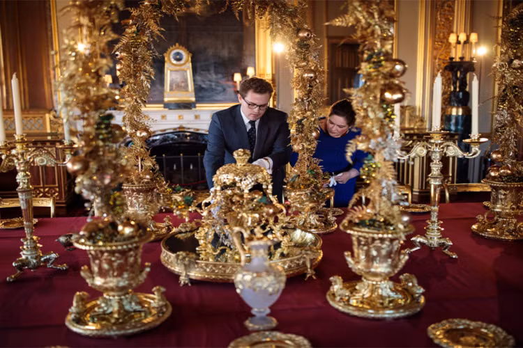 Chi phí lớn nhất hàng năm cho các hoạt động của Hoàng gia Anh vẫn đến từ số lượng nhân viên phục vụ trong các lâu đài cũng như gia đình hoàng gia. Trong đó chi phí dành cho nhân sự trong năm 2017 của Hoàng gia Anh lên đến hơn 20 triệu USD, còn chi phí dành cho trùng tu và sửa chữa các lâu đài cũng là con số không hề nhỏ gần 24 triệu USD. Nguồn ảnh: Insider.