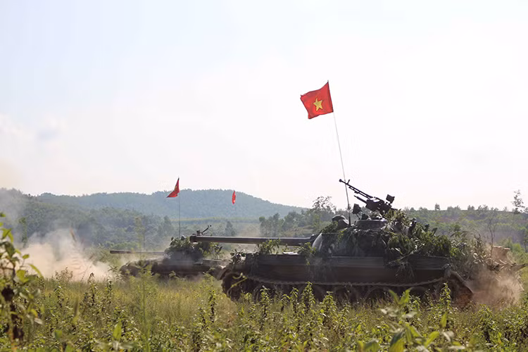 Trong thời gian sắp tới, Lữ đoàn tăng-thiết giáp 273 nói riêng và các đơn cơ giới thuộc Quân đoàn 3 nói chung sẽ nhân rộng và áp dụng thiết bị hiệu chỉnh đặc biệt này trên các kíp xe tăng T54/55 có trong biên chế. Nguồn ảnh: Quân khu 2.