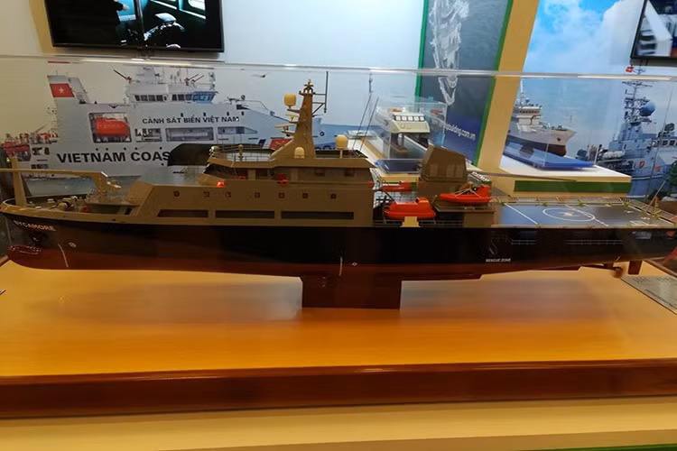 Tàu huấn luyện đa năng MV Sycamore do Công ty 189 đóng theo đơn đặt hàng của Hải quân Hoàng gia Australia. Tàu có chiều dài 94 m; chiều rộng 14,4 m; lượng giãn nước đầy tải 2.400 tấn; tốc độ hành trình 17 hải lý/h (tối đa 23 hải lý/h); thủy thủ đoàn và học viên 60 người. Nguồn ảnh: Chí Linh.