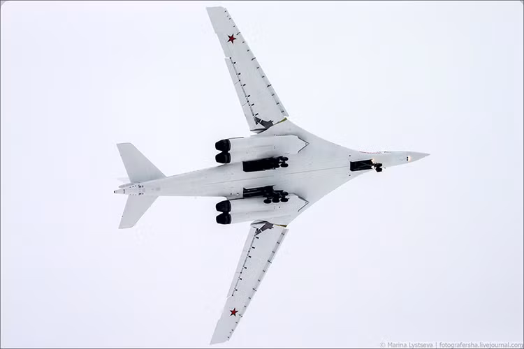 Theo đại diện của nhà máy Kazan sau khi nâng cấp lên biến thể Tu-160M năng lực tác chiến của những chiếc Tu-160S của Không quân Nga hiện tại sẽ tăng lên đến 60%, và quá trình nâng cấp đã được nhà máy này khởi động từ năm 2015. Nguồn ảnh: Marina Listseva.