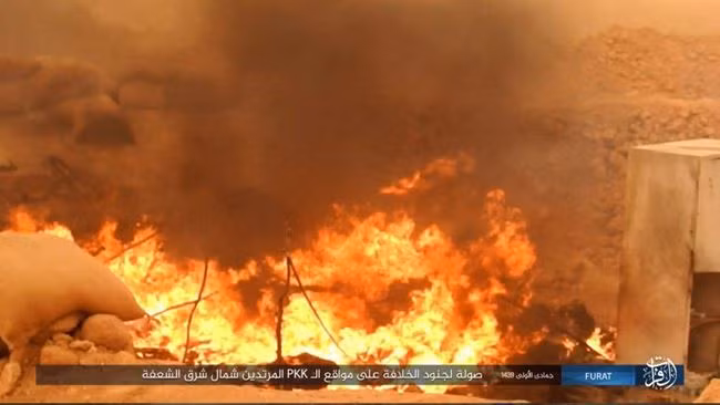 Toàn bộ trạm gác của người Kurd bị thiêu rụi sau đợt tấn công của các tay súng IS tiêu nhiên, chúng lại không chiếm giữ vị trí này mà bỏ qua tấn công các vị trí khác của người Kurd trong cùng khu vực.