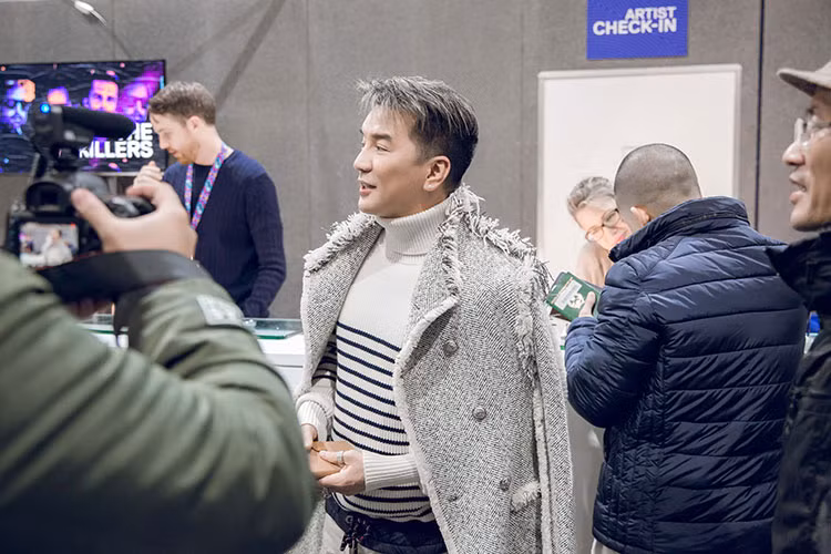 Đàm Vĩnh Hưng yêu thời trang ngay từ lúc còn chưa nổi tiếng. Ảnh: Vietnamnet