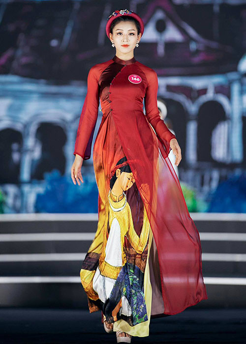 Thanh Tú từng lọt top 15 cuộc thi Hoa hậu Hoàn vũ Việt Nam 2017, giành giải Hoa khôi Miss Hà Nội Photo Model 2015.