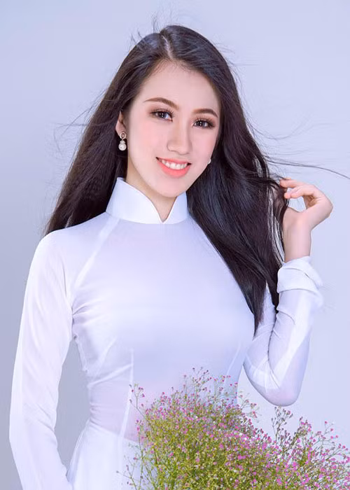 Trên Lao động, ông Lê Xuân Sơn - trưởng ban tổ chức Hoa hậu Việt Nam 2018 cho biết, việc bỏ hết các phần thi phụ là thiệt thòi với Tuyết Trang khi cô không được ban giám khảo theo dõi sát sao như các thí sinh khác.