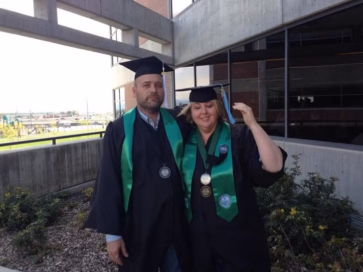 Họ tốt nghiệp cùng nhau…