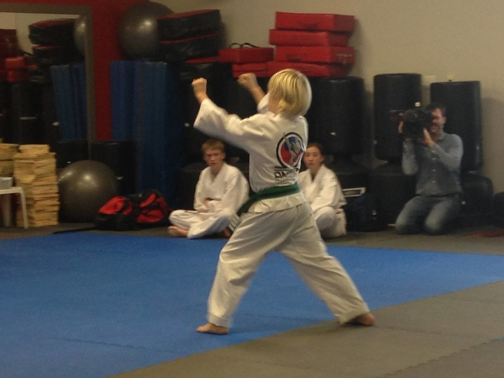 Có bé thích thể thao.