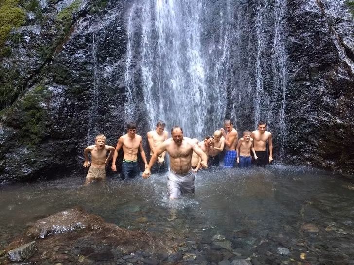 … hay dành thời gian cho các buổi kết nối giữa những người đàn ông trong gia đình.