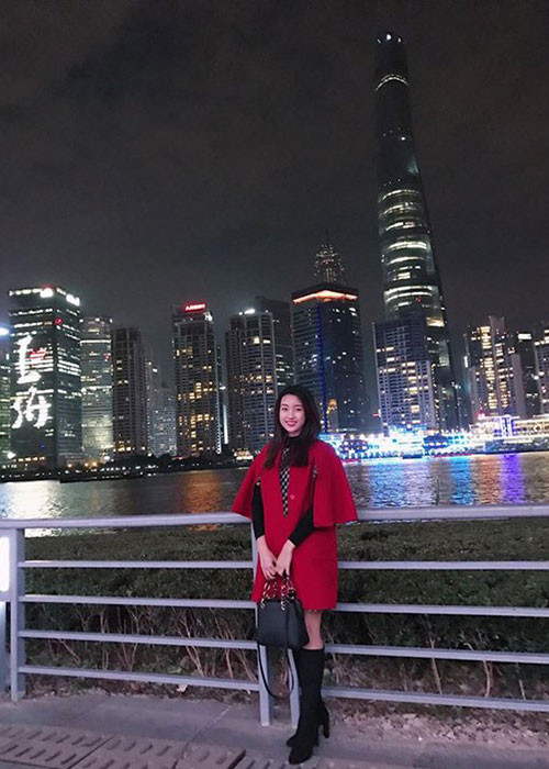 Trong khi Kỳ Duyên và Mai Phương Thúy là tay chơi hàng hiệu, Đỗ Mỹ Linh dường như không gia nhập “cuộc đua” hàng hiệu. Ảnh: Danviet