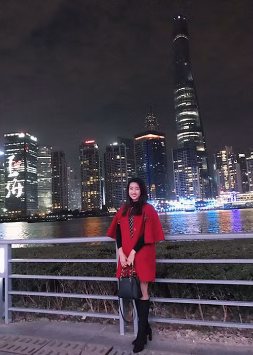 Trong khi Kỳ Duyên và Mai Phương Thúy là tay chơi hàng hiệu, Đỗ Mỹ Linh dường như không gia nhập “cuộc đua” hàng hiệu. Ảnh: Danviet