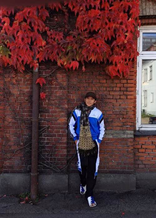 Hình ảnh Hoài Linh du lịch ở Nhật Bản vào đầu năm 2018.