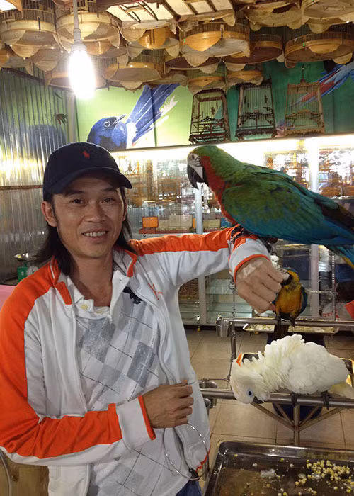 Sau những giờ diễn, Hoài Linh chọn những sở thích dân dã để làm vui cuộc sống của mình.