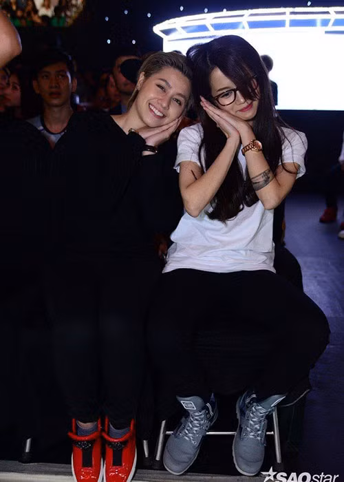 Trước đây, khi vướng tin đồn tình cảm đồng giới, bạn gái màn ảnh của Kiều Minh Tuấn cũng không lên tiếng. Ảnh: Saostar