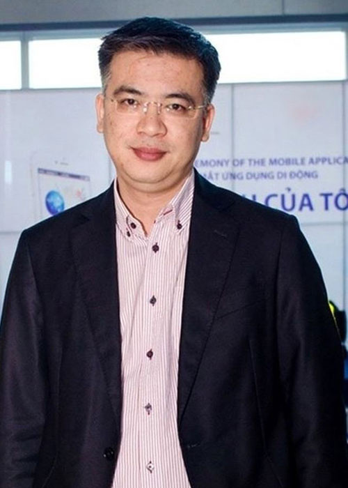 Hiện tại, ở tuổi 43, BTV Quang Minh được coi là một trong những người đàn ông quyền lực của VTV với chức vụ Giám đốc trung tâm tin tức VTV24 và có cuộc sống hạnh phúc bên người vợ mới cưới, là nhà văn kém anh 10 tuổi.