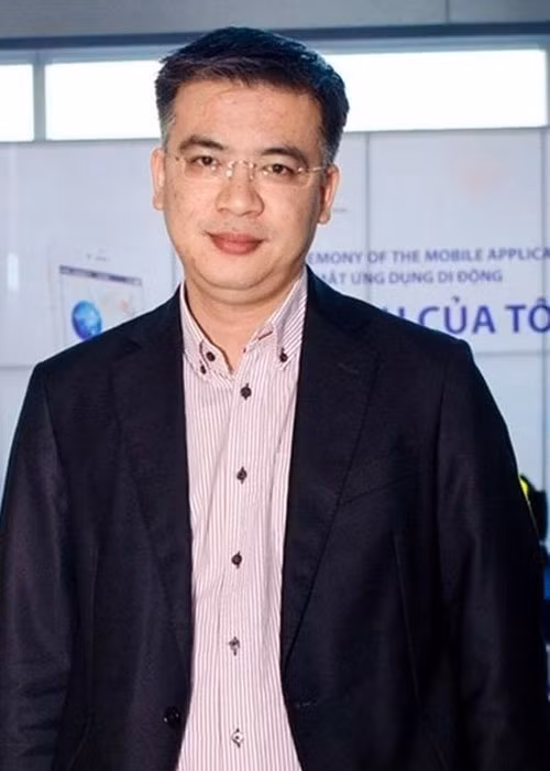 Hiện tại, ở tuổi 43, BTV Quang Minh được coi là một trong những người đàn ông quyền lực của VTV với chức vụ Giám đốc trung tâm tin tức VTV24 và có cuộc sống hạnh phúc bên người vợ mới cưới, là nhà văn kém anh 10 tuổi.