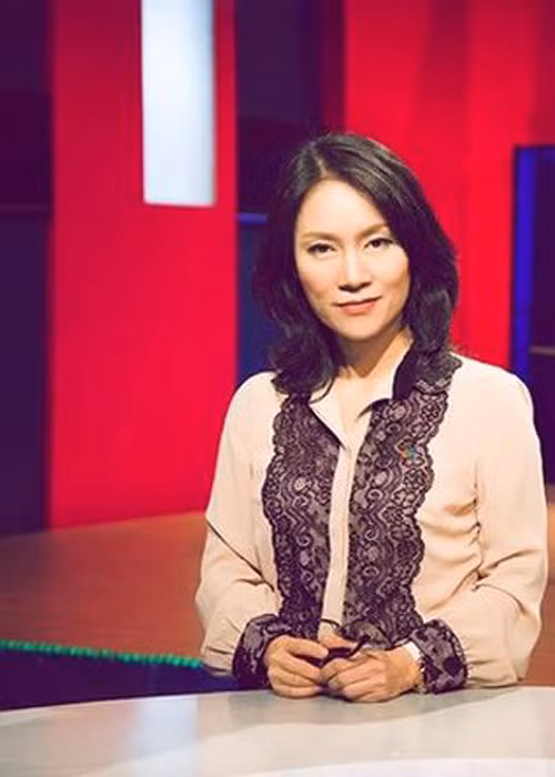 Trong thời gian ở VTV, nhà báo Tạ Bích Loan từng trải qua các vị trí như Phó trưởng ban VTV3, Trưởng ban VTV6. Đồng thời, người phụ nữ sinh năm 1968 này cũng từng được tạp chí Forbes Việt nam bình chọn là một trong 50 phụ nữ có ảnh hưởng tại Việt Nam năm 2017. Hiện tại, chị giữ chức Trưởng ban VTV3, thay thế nhà báo Lại Văn Sâm nghỉ hưu từ giữa năm 2017.