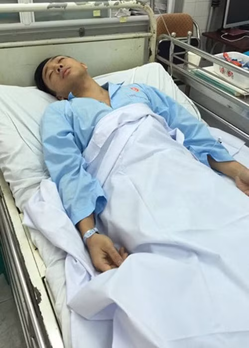 Năm 2016, Trấn Thành nhập viện vì kiệt sức khiến fans lo lắng. Quản lý tiết lộ nam MC căng thẳng do lịch trình dày đặc và lùm xùm tình cảm, sự nghiệp. Ảnh: Danviet