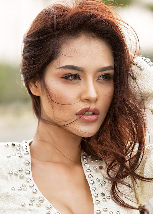 Khả Hân là gương mặt khá xa lạ với cư dân mạng.