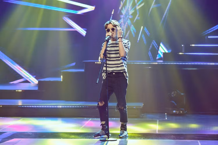 Theo Đời sống plus, tân quán quân The Debut sinh năm 1998. Hiện, học trò của Hương Tràm đang theo học trường Cao đẳng Văn hóa Nghệ thuật TP HCM.