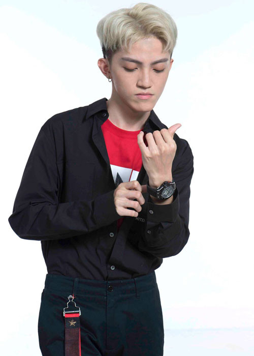 Giọng hát không quá nổi bật, học trò của Hương Tràm gây ấn tượng bởi khả năng sáng tác cùng phong cách biểu diễn tự tin.