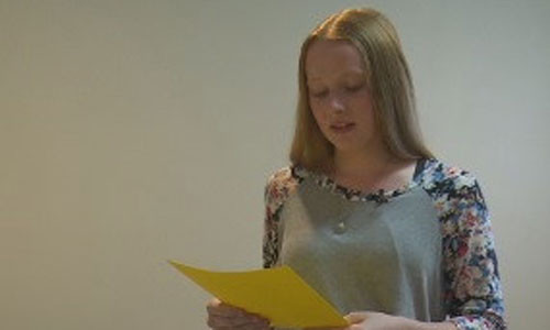 Co be 13 tuoi lap du an ho tro nhung dua tre co nguoi than tu tu-Hinh-2