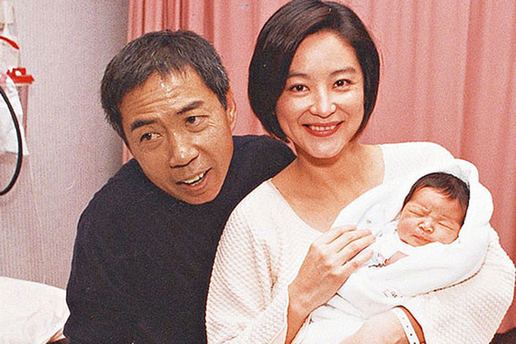 Năm 1994, Lâm Thanh Hà bất ngờ lên xe hoa với Hình Lý Nguyên sau khi kết thúc mối tình lâu năm với nam diễn viên Tần Hán. Ảnh: QQ