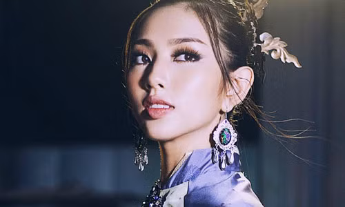 Top 5 Hoa hau Viet Nam lam viec 18 tieng/ngay, kiem tu 60.000 dong