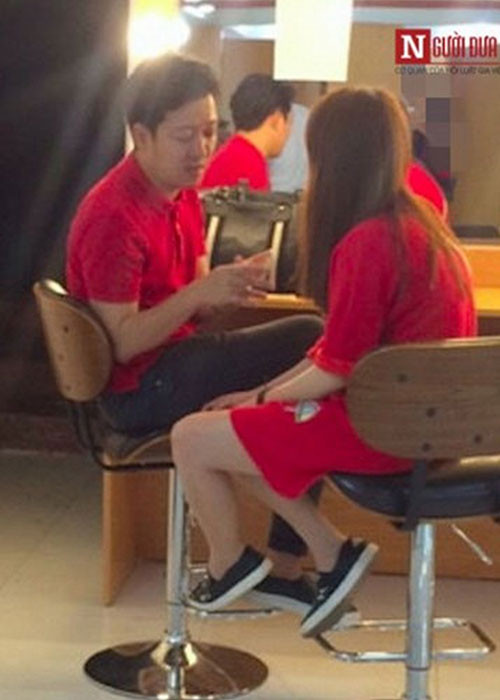 Ngoài giày, Nhã Phương và Trường Giang còn diện trang phục ton sur ton. Ảnh: Nguoiduatin