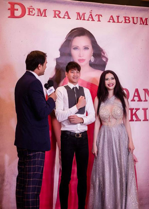 Gần đây, Phùng Ngọc Huy còn đến chúc mừng Đan Kim ra mắt sản phẩm âm nhạc.