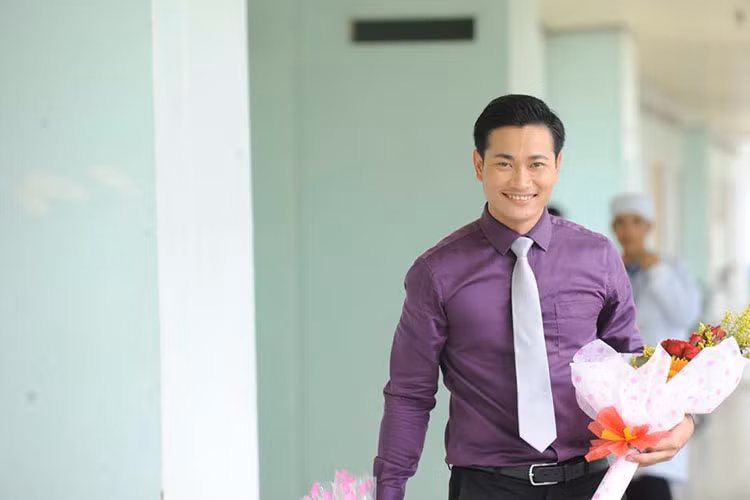 Ngoài là nhà sản xuất phim, nửa kia của Hoa hậu Đại dương 2014 còn làm nghề kinh doanh vật liệu xây dựng.