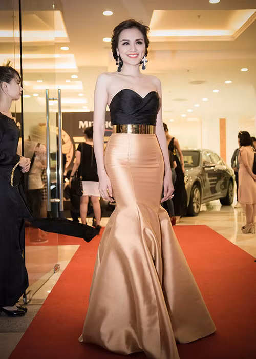 Hình ảnh Diễm Hương rạng rỡ tái xuất sau scandal nói dối tình trạng hôn nhân để dự thi Hoa hậu Hoàn vũ Thế giới 2012. Ảnh: Baogiaothong