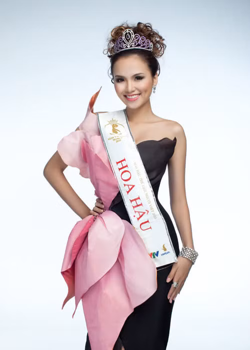 Thời điểm đăng quang, Diễm Hương được khen ngợi nhan sắc đầy ngọt ngào. Ảnh: Nguoilaodong