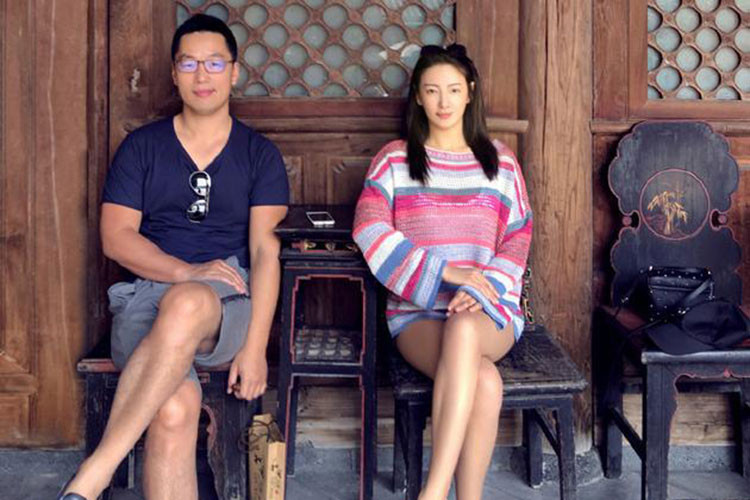 Trương Vũ Kỳ và Viên Ba Nguyên trở thành vợ chồng chỉ sau 70 ngày hẹn hò. Ảnh: Weibo